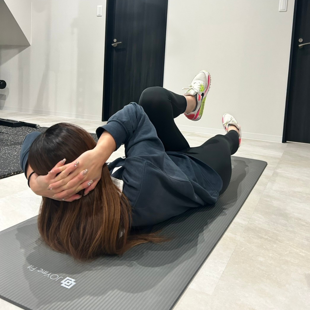 20代女性会員様のトレーニング風景